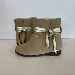 Tan Ankle Boots with Gold Ribbon